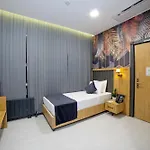 Hotel Bulton Airport 4*