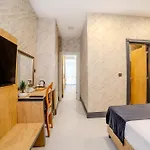 Bulton Airport Hotel 4*