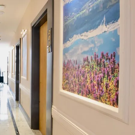 Hotel Bulton Deluxe Airport *