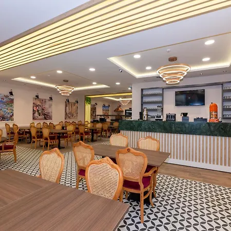 Bulton Deluxe Airport Отель *