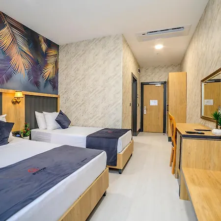 Bulton Airport & Wellness فندق 4*