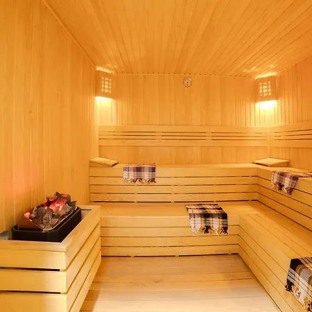 Hotel Bulton Airport 4*