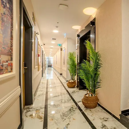 Bulton Airport & Hotel 4*