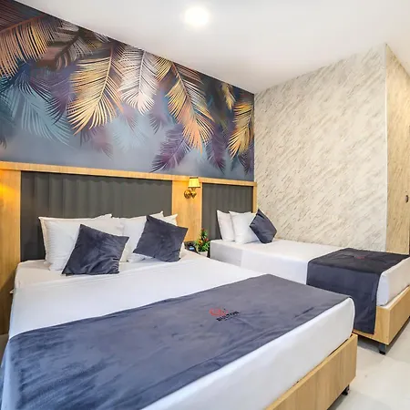 Hotel Bulton Airport &