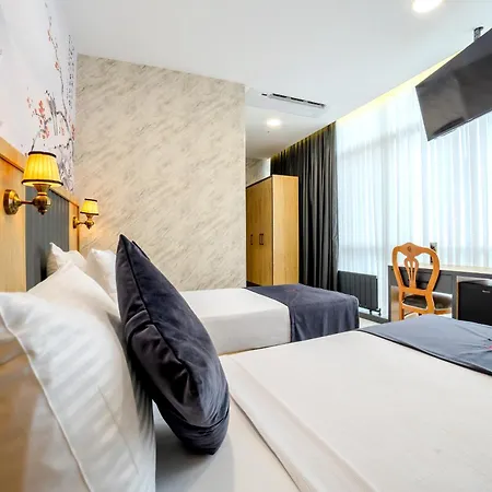 Hotel Bulton Airport 4*