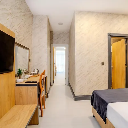 Bulton Airport & Hotel 4*