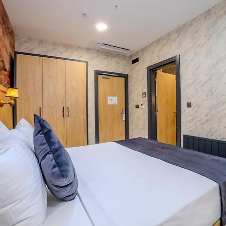 Hotel Bulton Airport &