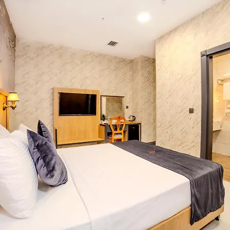 Bulton Airport & Hotel